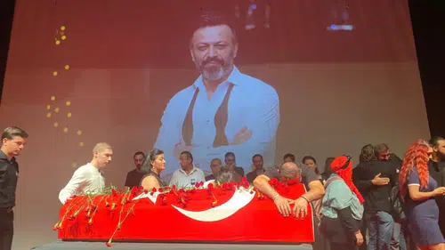 Serhat Kılıç'a Duygu Dolu Veda: 30 Yıllık Arkadaşından Yürek Burkan Mesaj!