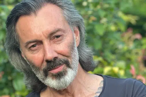 Hakan Karahan Kaç Yaşında? Nereli, Hangi Dizilerde Oynadı ve Hangi Romanları Yazdı?