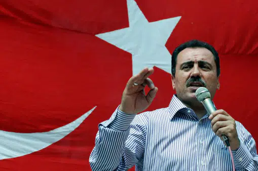 Muhsin Yazıcıoğlu Kimdir? Hayatı, Şehadeti ve Bir Elinde Kur’an Bir Elinde Bilgisayar İdeali