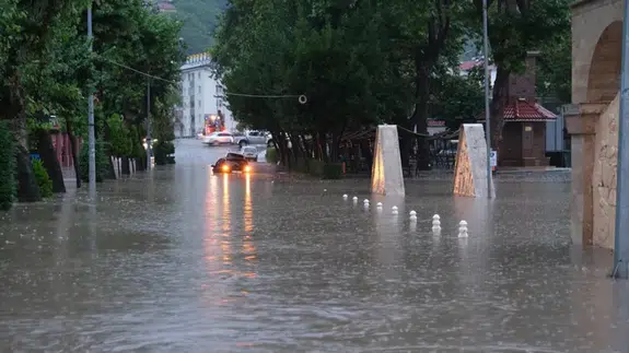 Perşembe 14 ilde sağanak yağış uyarısı! Hangi iller etkilenecek?