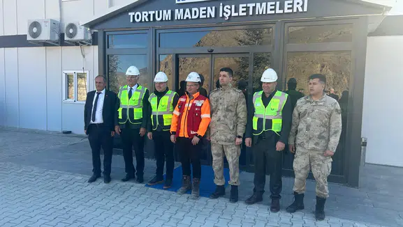 Başkan Özsoy, Tortum Maden İşletmeleri'ni Ziyaret Etti, Ekonomik Katkılar Üzerine Değerlendirme Yaptı
