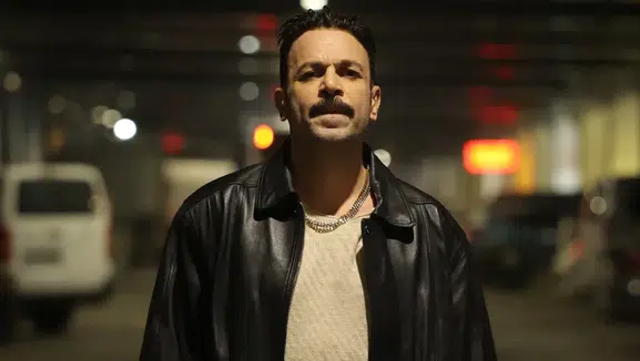 Burak Altay'dan Görsel Şölene Eşlik Eden Erkan Kolçak Köstendil! İşte O Renkli Anlar!