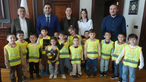 İyidere'de Minik Öğrenciler Kütüphane Haftası'nda Anlamlı Ziyaretler Gerçekleştirdi