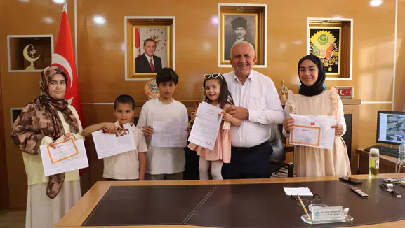 Kendirli Belediye Başkanı Öğrencilerin Karne Sevincine Ortak Oldu