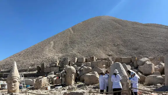 Nemrut'un dev heykellerine nanoteknolojik koruma! İlk etabı 5 yıl sürecek proje başladı