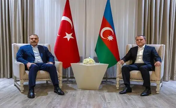 Fidan ve Bayramov, Azerbaycan'da TDT Zirvesi öncesi bir araya geldi