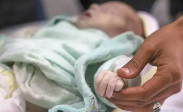 Gazze’de 12 günlük bebek soğuktan hayatını kaybetti