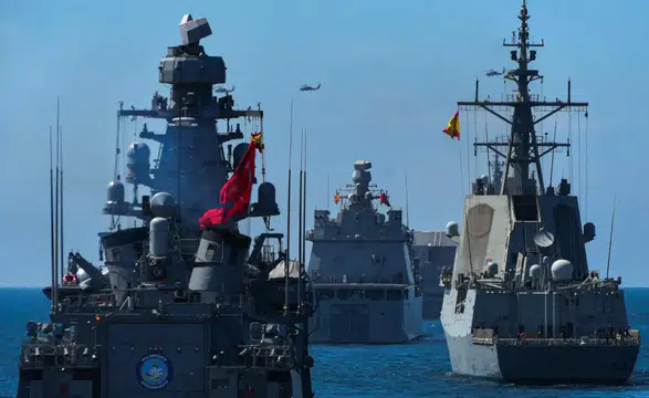 Türk Donanması Kiel’de ilgi odağı oldu