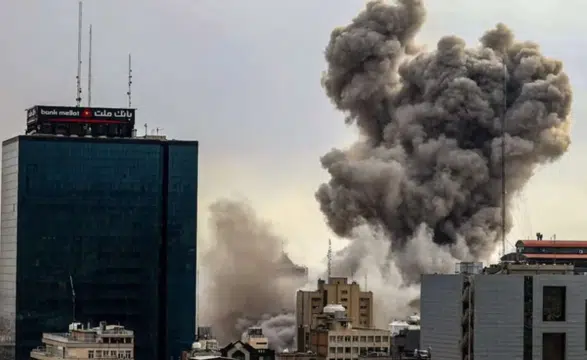 Tahran'da Savaşın Etkileri Derinleşiyor: Can Kayıpları Yüzlerle İfade Ediliyor