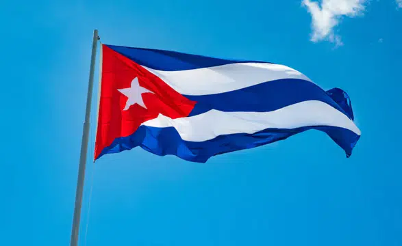 Küba, ABD işgali tehdidine karşı hazırlıklarını sürdürüyor ve barışçıl diyaloğa açık olduğunu açıkladı.