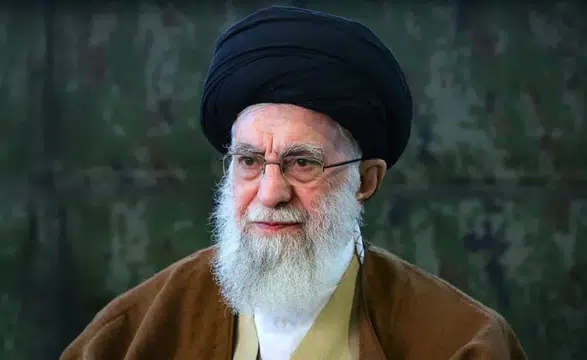 ABD-İsrail saldırısı sonrası Hamaney’in cenaze töreni ertelendi