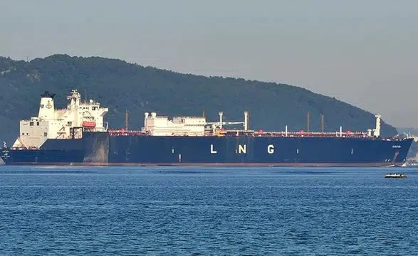 ABD, İran Limanlarına Yönelen 37 Gemiyi Durdurdu!