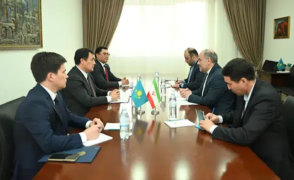 Kazakistan Dışişleri Bakan Yardımcısı Bakaev, İran Büyükelçisi Jowkar ile Görüşmeler Gerçekleştirdi