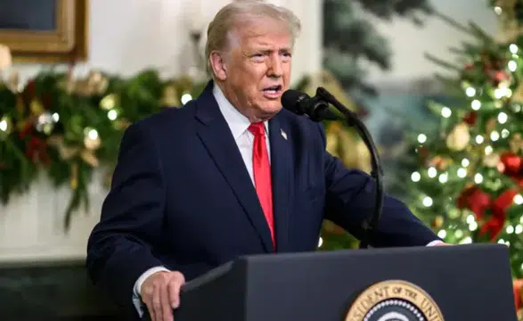Trump: İran, Hürmüz Boğazı'ndan geçen gemilerden ücret alınmadığını bildirdi