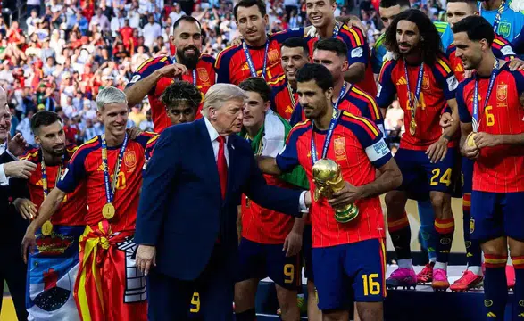 İspanya, kupayı kaldırırken Trump'ı istemedi
