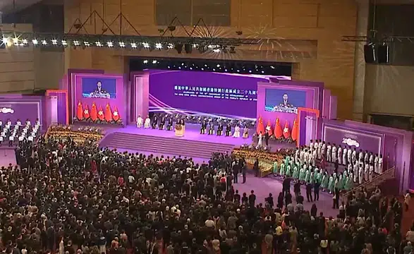 Hong Kong’da anavatana dönüşün 29. yılı kutlandı