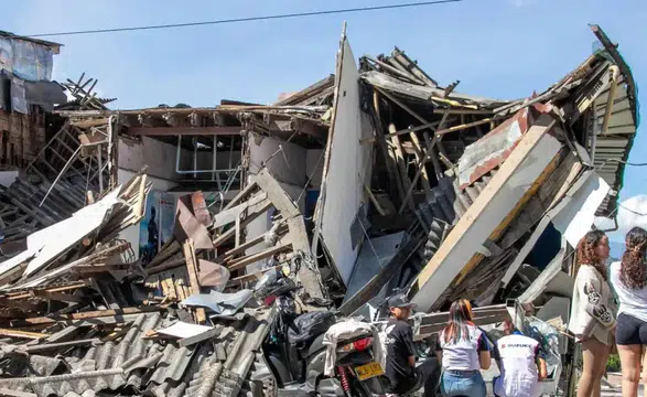 Kolombiya'daki 7,4 Büyüklüğündeki Depremin Can Kaybı 132'ye Çıktı