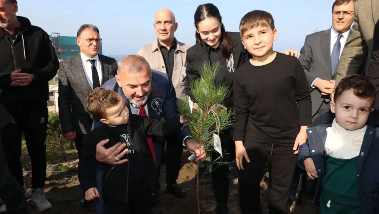 Arsin'de Milli Ağaçlandırma Günü'nde fidan dikimi ile çevreye duyarlılık vurgusu yapıldı
