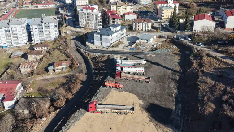 Ardanuç'ta ağır araçlar için park yasağı uygulaması başladı, Tır Parkı zorunlu hale getirildi