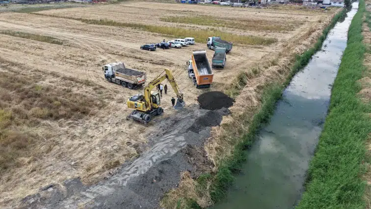 Şehzadeler’de taşkın riskine karşı 2 kilometrelik koruyucu set çalışması