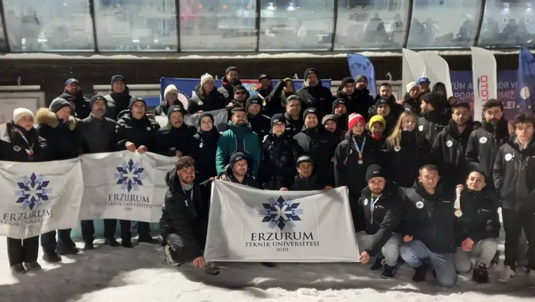 Kayak Şampiyonası'nda Üniversite Sporcularına Madalyalar Verildi!