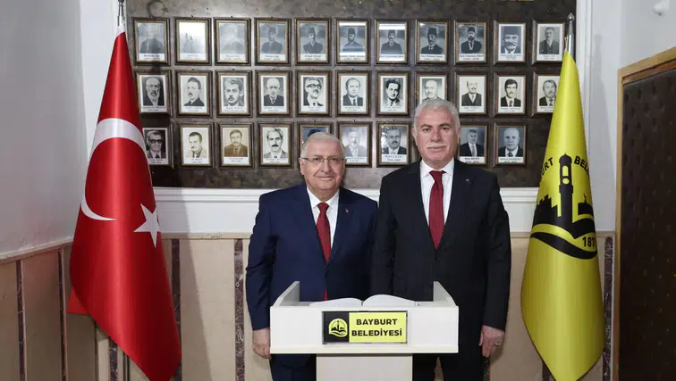 Bayburt'un Kurtuluşu'nda Bakan Güler'den Başkan Memiş'e Ziyaret