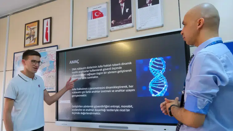 TED Ankara Koleji öğrencisi TÜBİTAK’ta bölge birincisi oldu