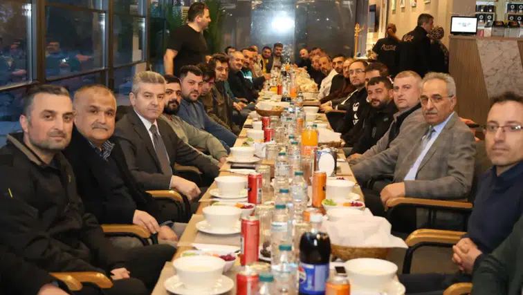 Artvin Valisi Ergün, İl Özel İdaresi personeliyle iftarda buluştu