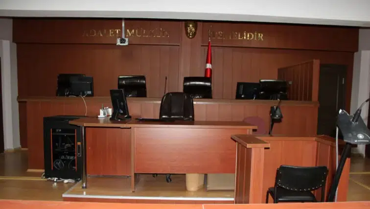 İmamoğlu hakkında 828 yıl hapis talebiyle verilen iddianame 3.809 sayfa, duruşmalar sürüyor.