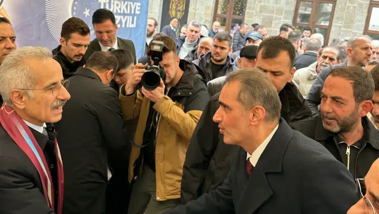 AK Parti Yomra İlçe Teşkilatı Meydan Parkı’nda Bayramlaştı