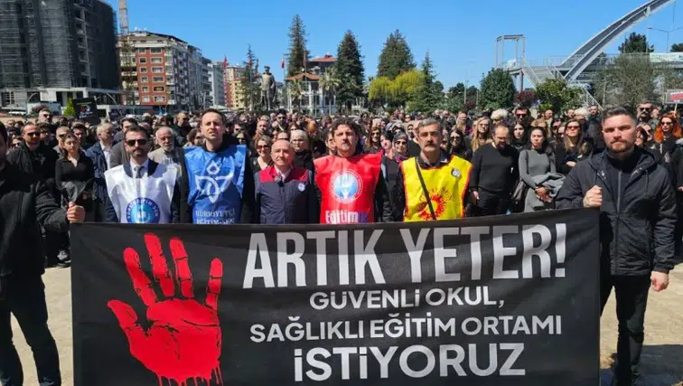 Eğitim-İş’ten Okullarda Şiddete Sert Tepki: Artık Yeter, Güvenli Okul İstiyoruz