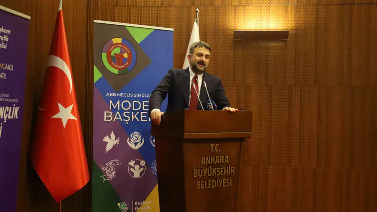 Ankara’da gençler meclis deneyimi yaşadı