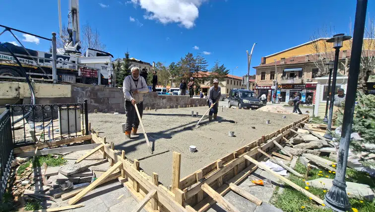 Bayburt Belediyesi’nden Şehir Genelinde Yoğun Hizmet Çalışmaları