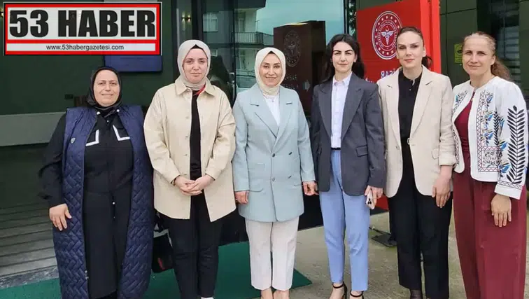 AK Parti Trabzon İl Kadın Kolları’ndan Hemşire ve Ebelere Anlamlı Ziyaret