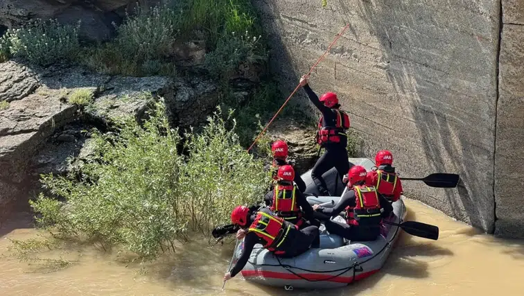 Horasan’da Aras Nehri’nde Kayıp Şahsı Arama Çalışmaları Sürüyor