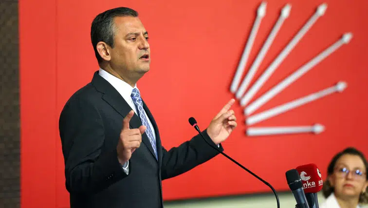 CHP'de olağanüstü kurultay için mahkemeye başvuru hazırlığı