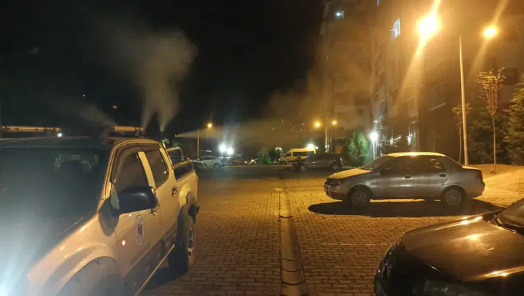 Yomra'da Sivrisinekle Mücadele Aralıksız Sürüyor: Arıcılık Yapılan Mahallelerde İlaçlama Yapılmıyor