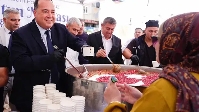 Manisa Büyükşehir Belediyesi'nden Muharrem ayında 20 bin kişiye aşure ikramı