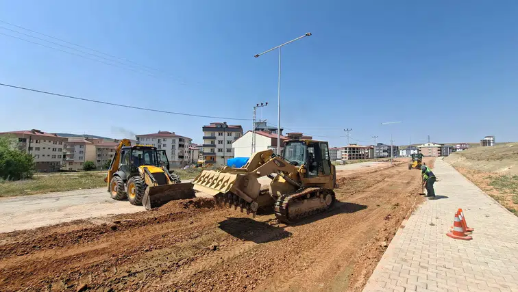 Bayburt Belediyesi'nden Kent Genelinde Yoğun Mesai: Yol, Çevre ve Altyapı Çalışmaları Sürüyor