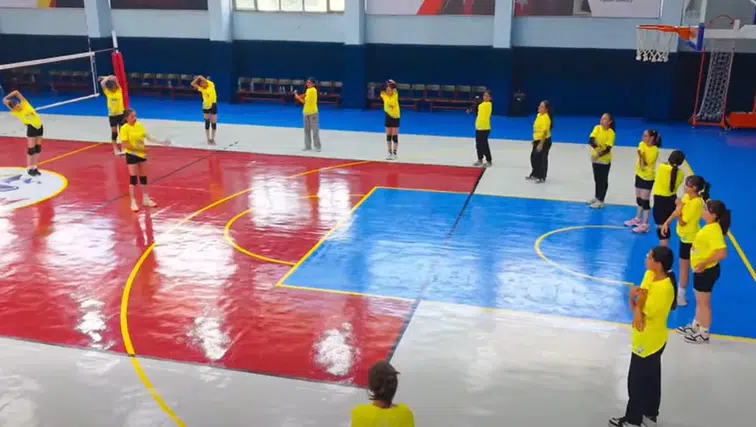 Erzurum’da Genç Voleybolcular Antrenmanlarına Devam Ediyor