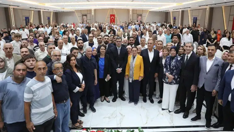 "AK Parti Adana'da 25 Yıllık Başarılar Kutlandı"