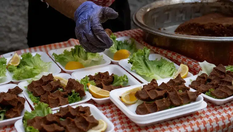 En kolay çiğ köfte tarifi: Püf noktası suyu abartmamak