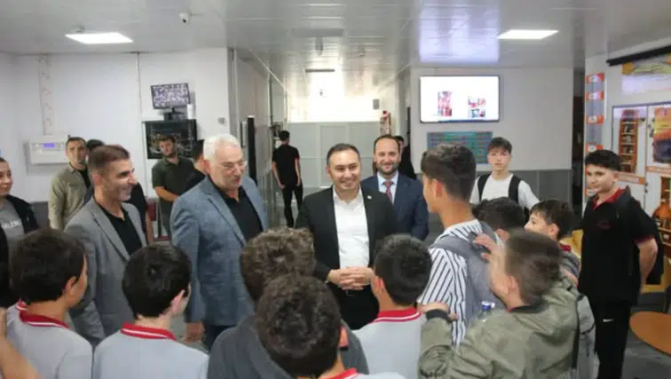 Ardeşen Kaymakamı Ahmet Korkmaz, Anadolu İmam Hatip Lisesi'ni Ziyaret Etti