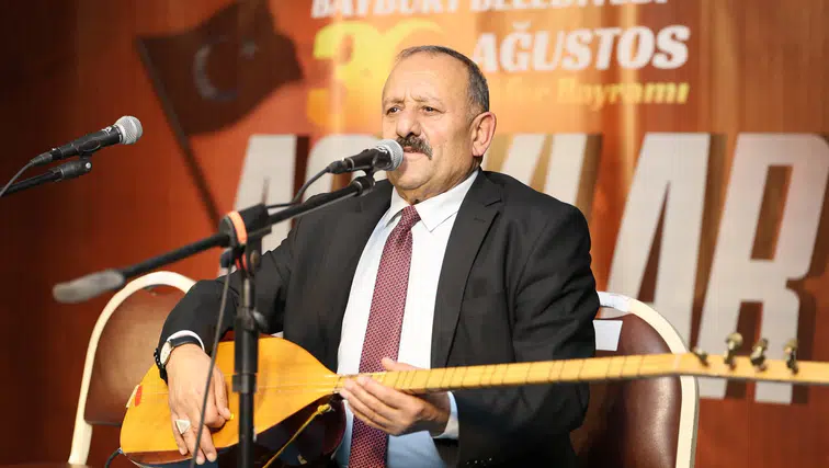 Bayburt’ta Âşıklar Zafer Bayramı İçin Söyledi