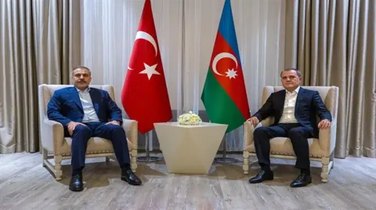 Fidan ve Bayramov, Azerbaycan'da TDT Zirvesi öncesi bir araya geldi