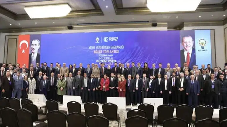 AK Parti Rize İl Teşkilatı Yerel Yönetimler Bölge Toplantısına Katıldı