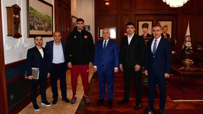 Vali Yıldırım, Milli Sporcuları Makamında Kabul Etti