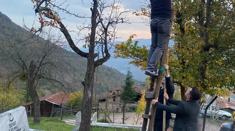 Şehit Davud Baydar'a vefa ziyareti, dualar ve Türk bayrağı yenilendi