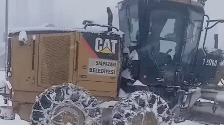 Şalpazarı’nda Karla Mücadele Çalışmaları Aralıksız Sürüyor