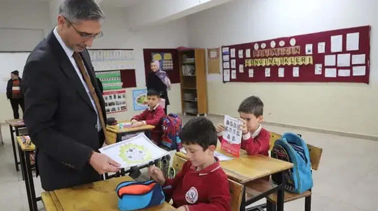 İl Millî Eğitim Müdürü Kahraman, Kalecik İlkokulu ve Ortaokulunu Ziyaret Etti